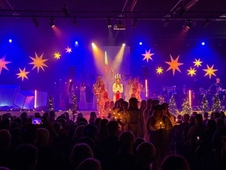 Scenshow med ljussättning av FPLP